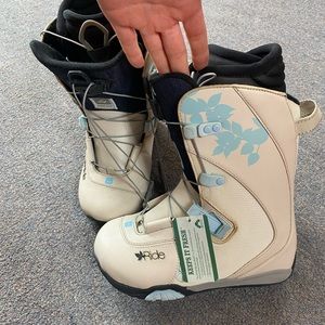 Women snowboard boots